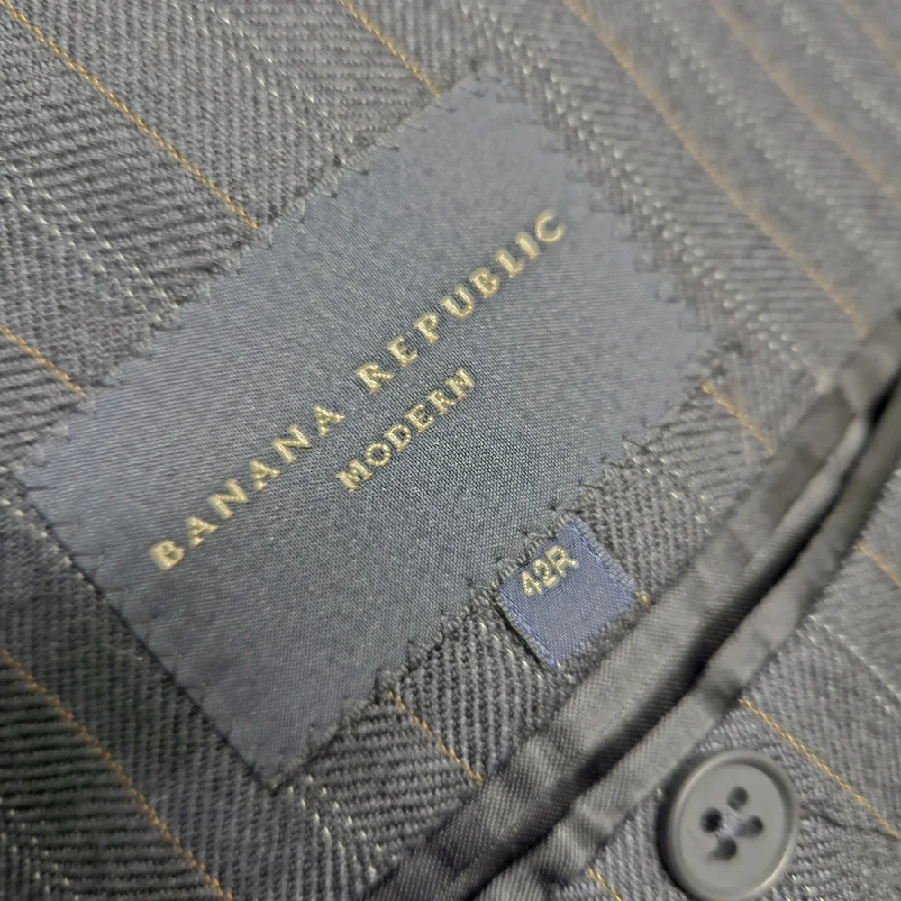 Banana Republic Modern Fit Mens 42R Blazer Pinstripe Wool Sport Coat Old Money